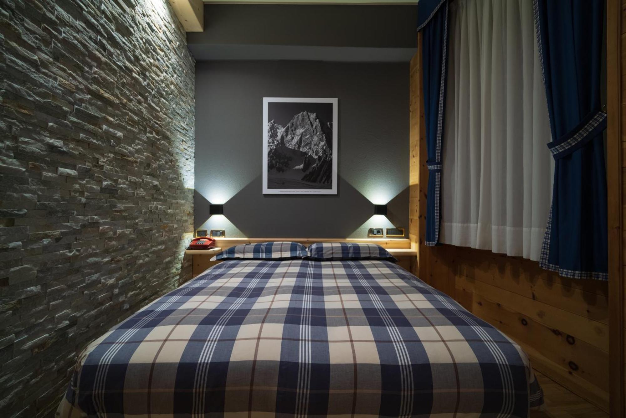 Meuble Garni Della Contea Hotell Bormio Eksteriør bilde